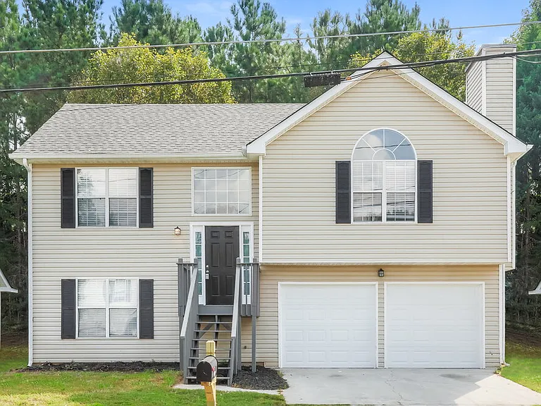 3827 Waldrop Hills Dr — Photo 1