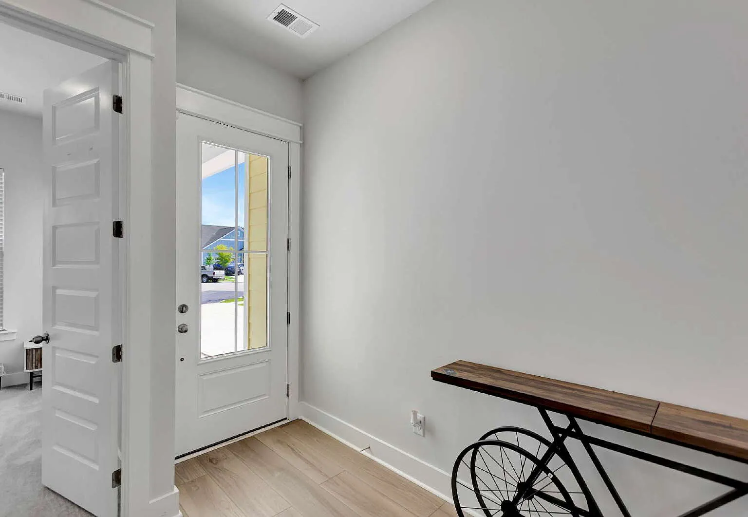 3 bed, 3.0 bath, 2038 sqft, $3,700 — Photo 1