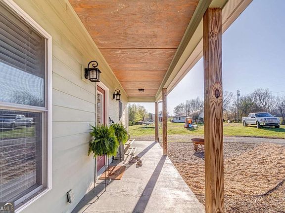 4th image of 209 Moss Rd