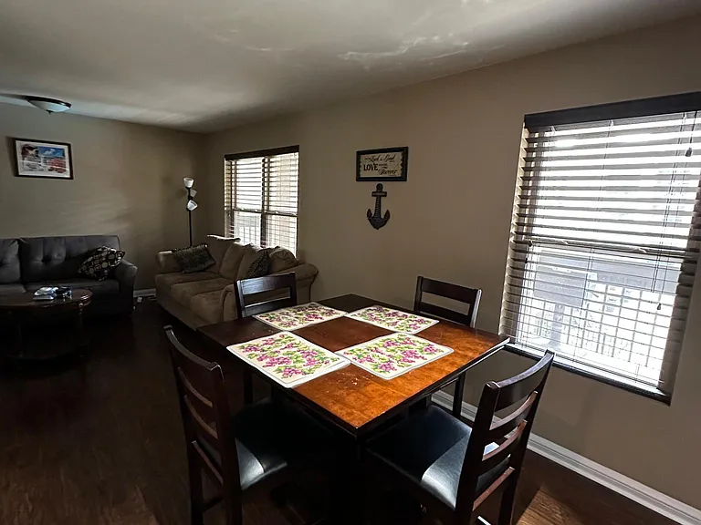 600 NW 4th St #205 — Photo 9