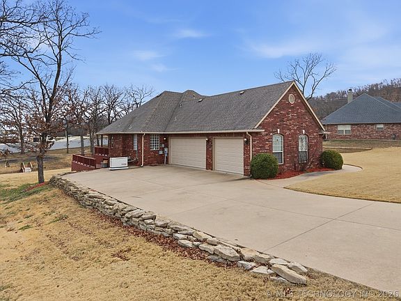 2nd image of 2619 Woodstone Dr
