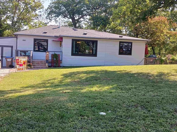 29102 Round House Ave, Lincoln, MO 65338