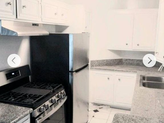 4th image of 1427 N Poinsettia Pl #3619