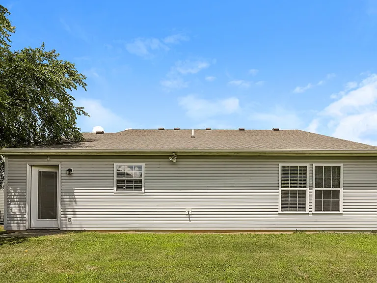 10387 Fairmont Ln — Photo 16