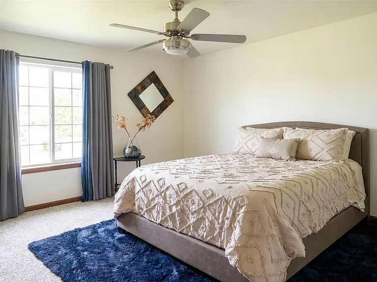 14615 Colonial Pkwy — Photo 17