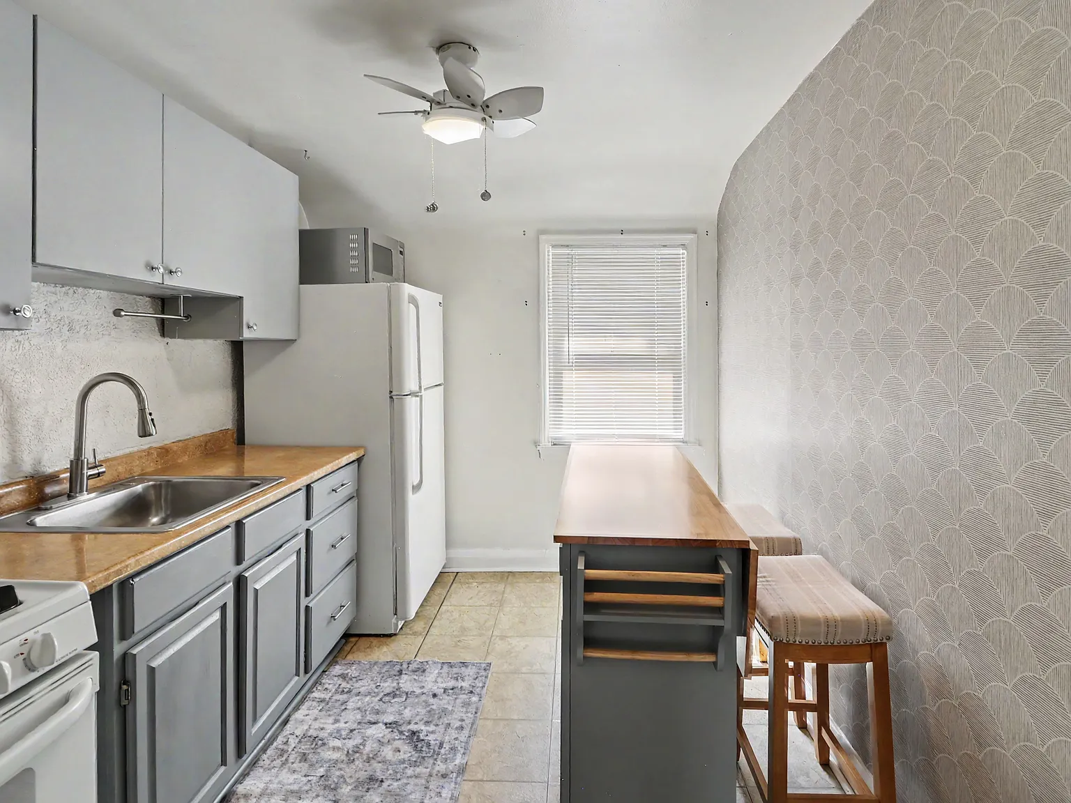 1 bed, 1000 sqft, $1,700 — Photo 3