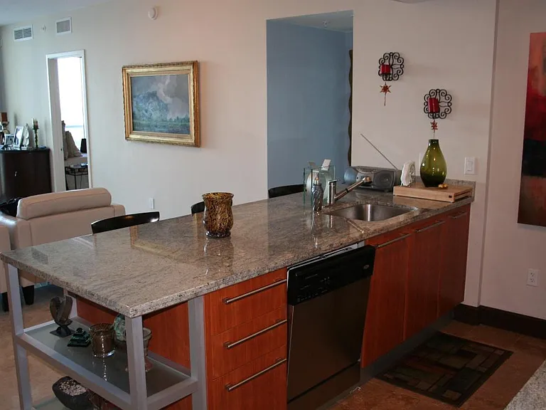 185 SW 7th St #1802 — Photo 5