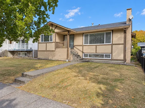 1215 E 48th Ave, Vancouver, BC V5W 2E8