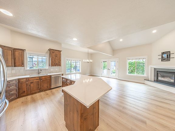 3rd image of 2169 Orchard Pine Loop