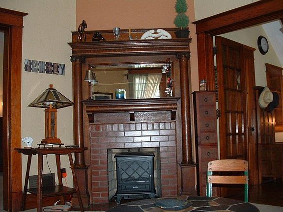 4th image of 708 Broadway St