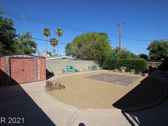 2nd image of 3856 Acapulco Ave
