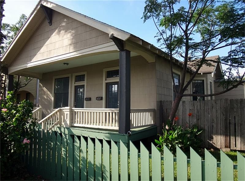 1st image of 2818 Avenue Q 1/2