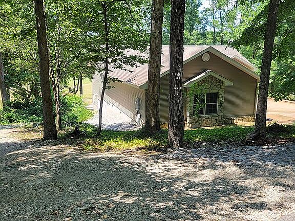 Gravel side drive to workshop