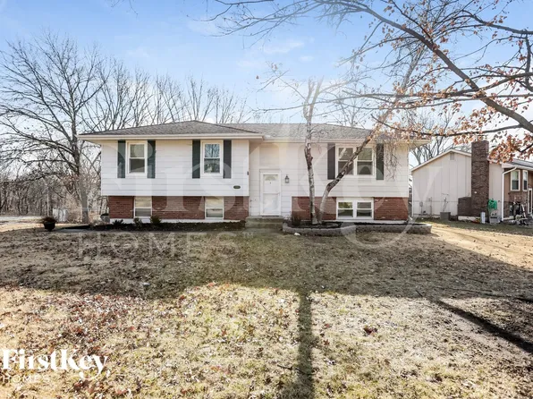 7119 N Shannon Ave, Kansas City, MO 64152