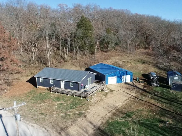 1496 Dority Dr, Edwards, MO 65326