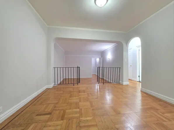 182 Bennett Avenue image 1 of 12
