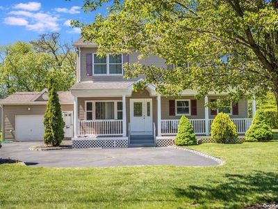 16 South Street, Sayville, NY, 11782