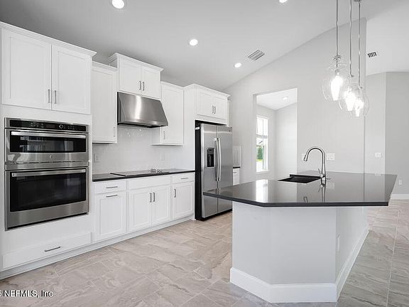 3rd image of 41 OCONEE Drive