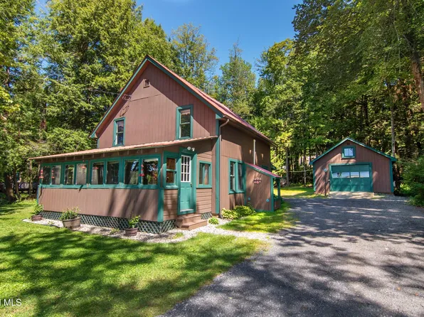 89 Hunt Lake Road, Corinth, NY 12822