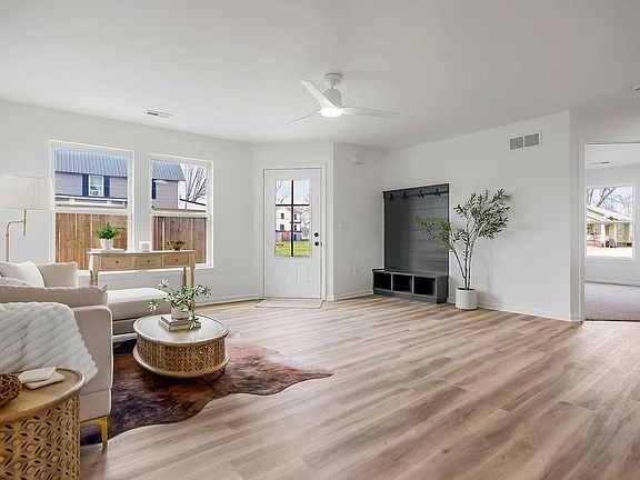 5th image of 725 Pacific Ave
