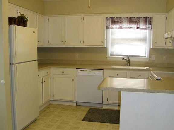 4th image of 109 Oakwood Dr