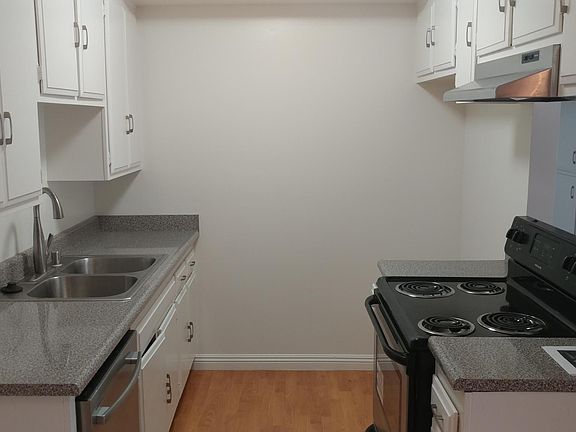 4th image of 5228 Hermitage Ave APT 11