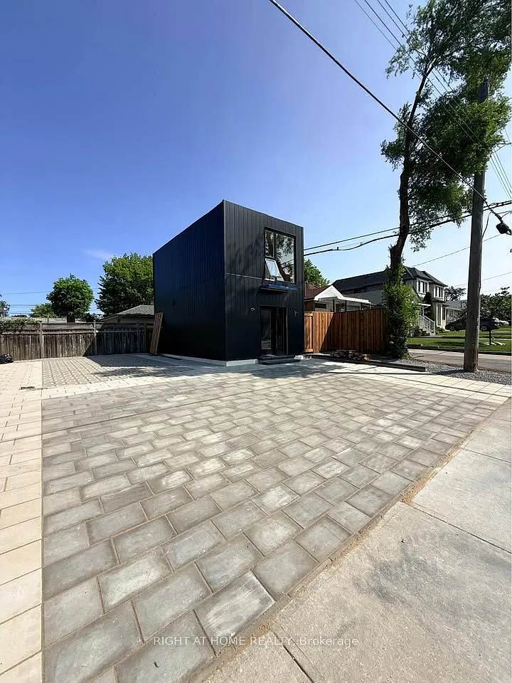 2 bed, $2,700 — Photo 1