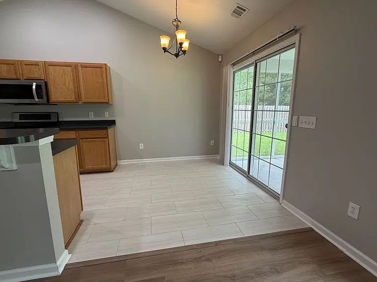 70 Hamilton Grove Dr — Photo 11
