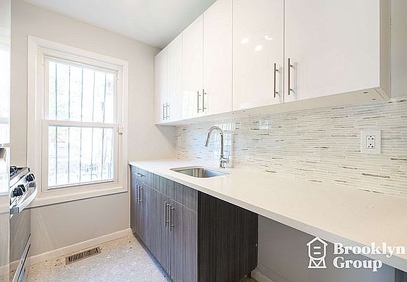 3rd image of 199 Tompkins Ave #1