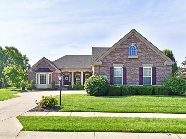 2819 E High Grove Cir, Zionsville, IN 46077