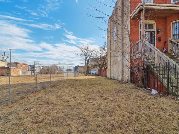 3913 S Prairie Ave, Chicago, IL 60653