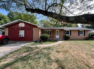 111 Magnolia Dr, Villa Grove, IL 61956
