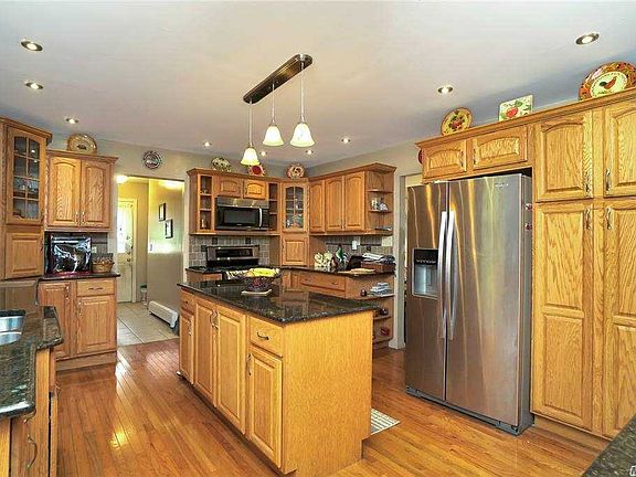 3rd image of 9 Gladview Ct