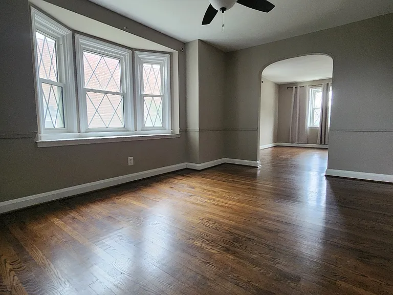 33 Darrow Dr — Photo 5