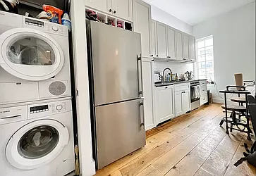 Rented by PREMIUM US INC