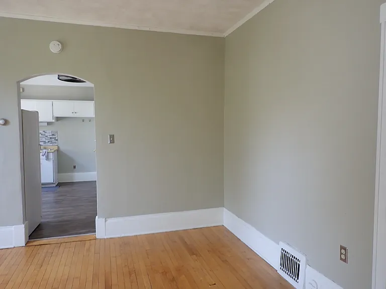 2816 N Fratney St #4 — Photo 8