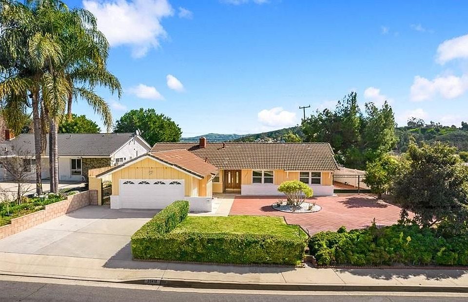 1st image of 20418 Collegewood Dr