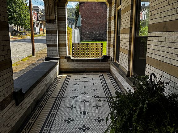 4th image of 90 15th St