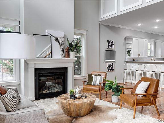 3rd image of 3307 1/2 Garland Ave
