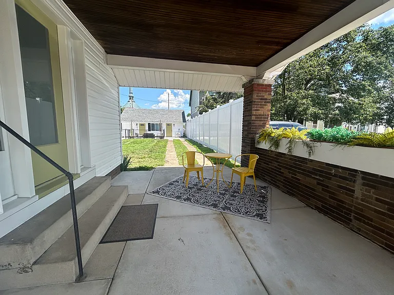421 N Lafayette Ave — Photo 3
