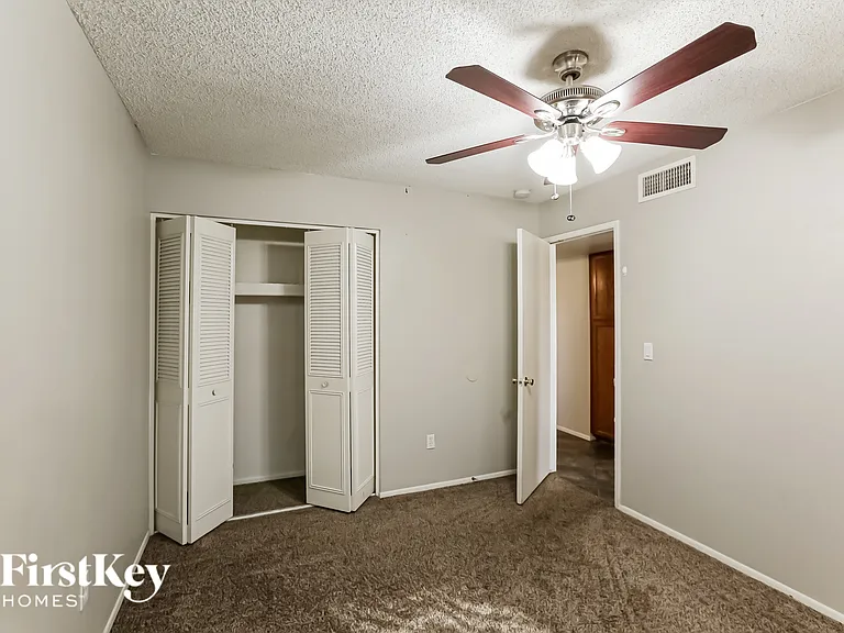 4656 W Townley Ave — Photo 11