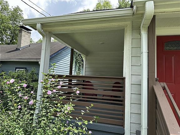 5th image of 1082 Mayson Turner Rd NW