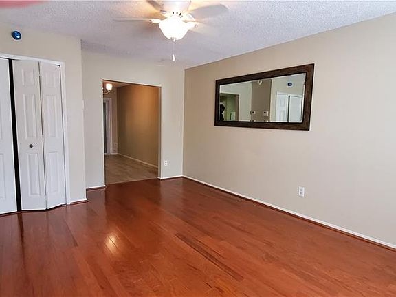 4th image of 609 Casa Park Court F