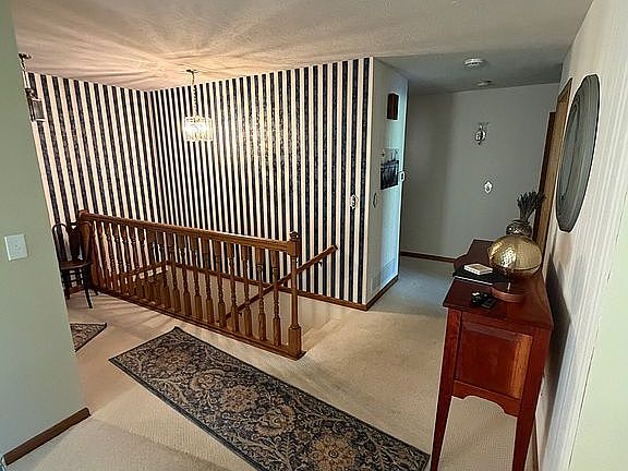 5th image of 841B Fairdale Rd