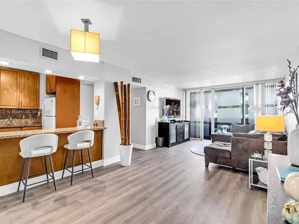 830 NW 87th Ave APT 303, Miami, FL 33172