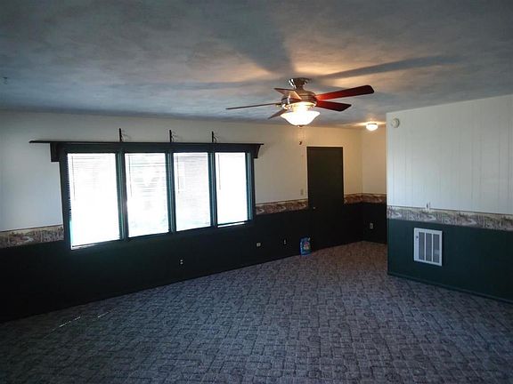 2nd image of 1302 E Circle Dr