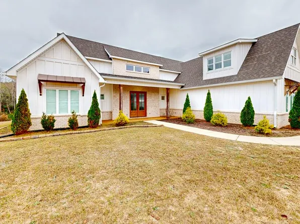 300 Mullholland Dr, Enterprise, AL 36330