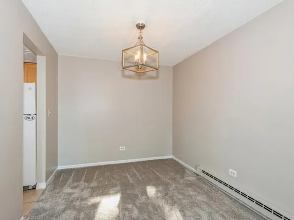 206 W Division St APT E, Villa Park, IL 60181