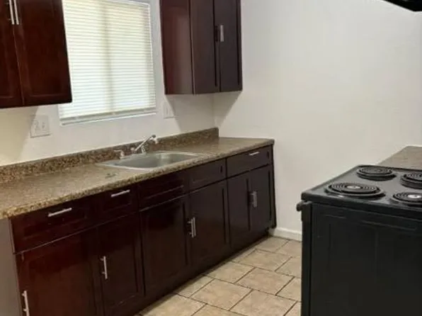 828 Astor St, Stockton, CA 95210