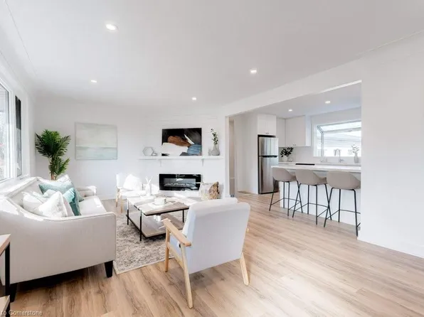 5470 Randolph Cres, Burlington, ON L7L 3C5